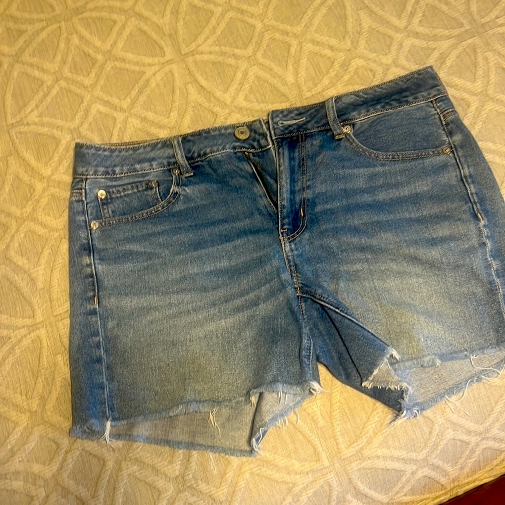 American eagle jean shorts size 8